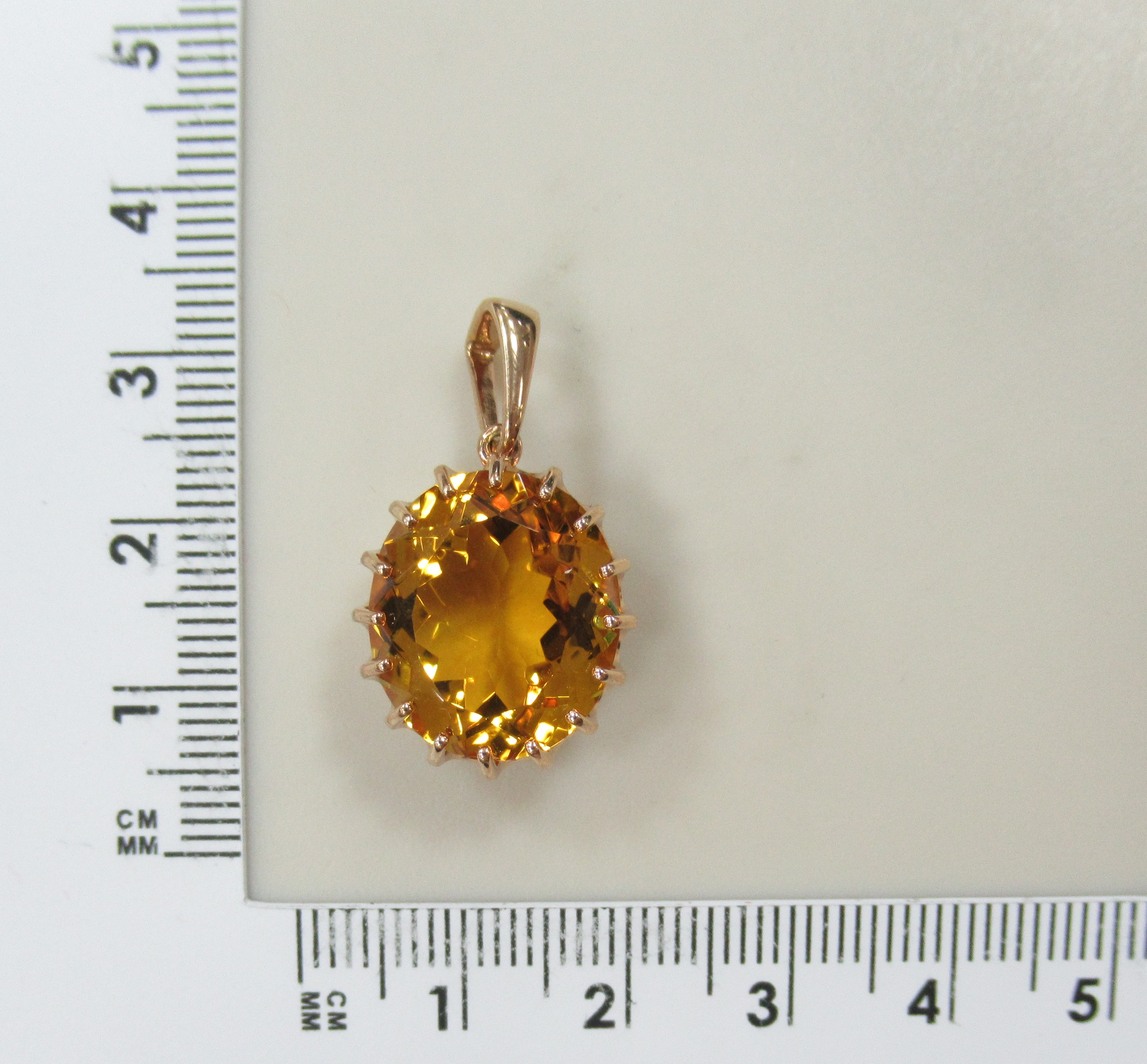 Серебряная подвеска с цитрином